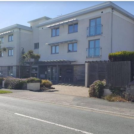South Fistral Seaview 2-Bed Apartment نيوكويي المظهر الخارجي الصورة