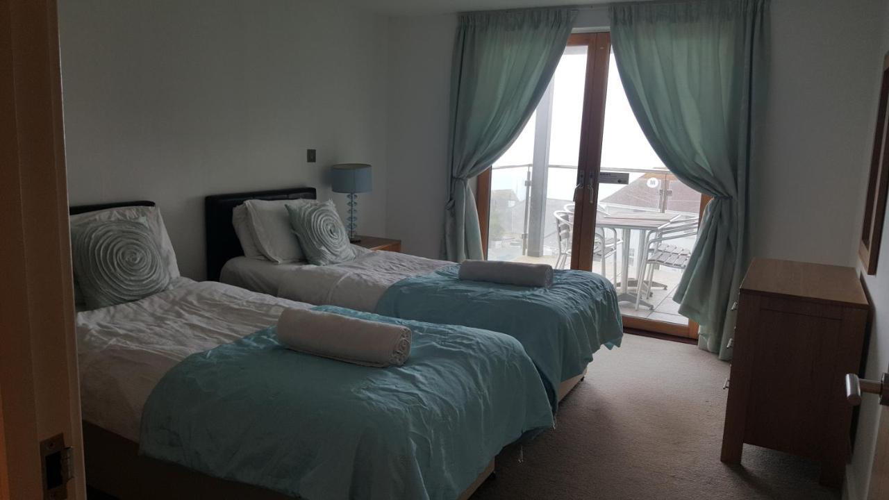 South Fistral Seaview 2-Bed Apartment نيوكويي المظهر الخارجي الصورة